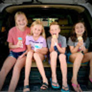 Meet your Posher, Avery